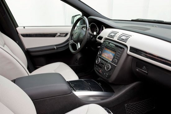 Clase R: el Mercedes más completo se renueva