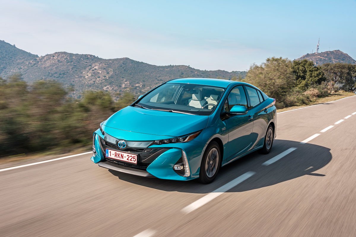 Nuevo Toyota Prius Plug-in: así es el nuevo híbrido enchufable con techo solar