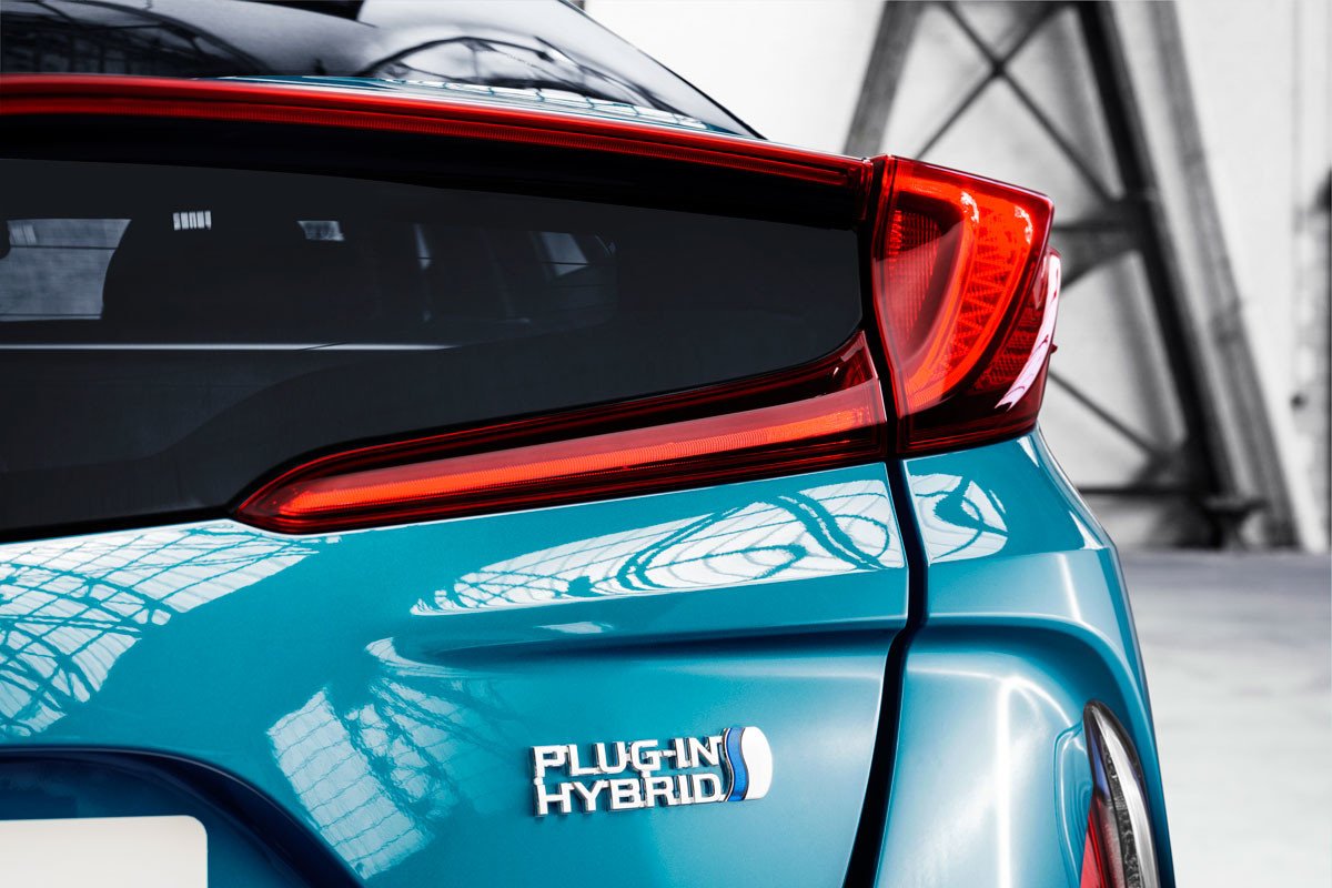 Nuevo Toyota Prius Plug-in: así es el nuevo híbrido enchufable con techo solar