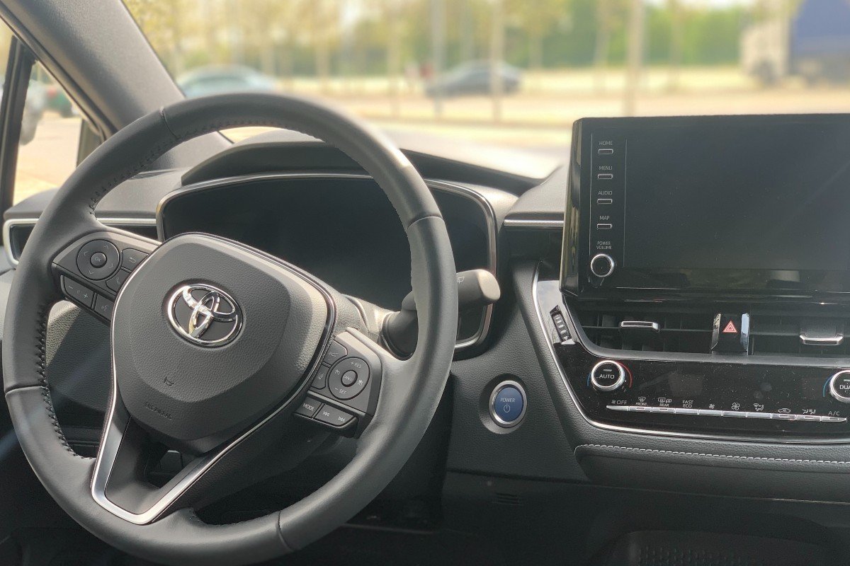 Prueba del Toyota Corolla Touring Sport 125H hybrid: opinión, maletero, precio...