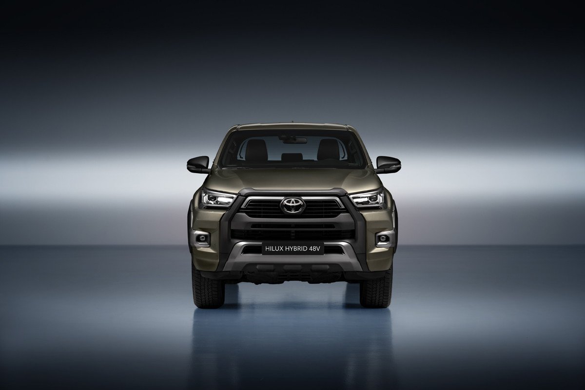 El Toyota Hilux se vuelve ahora más atractivo con un motor híbrido y etiqueta Eco 