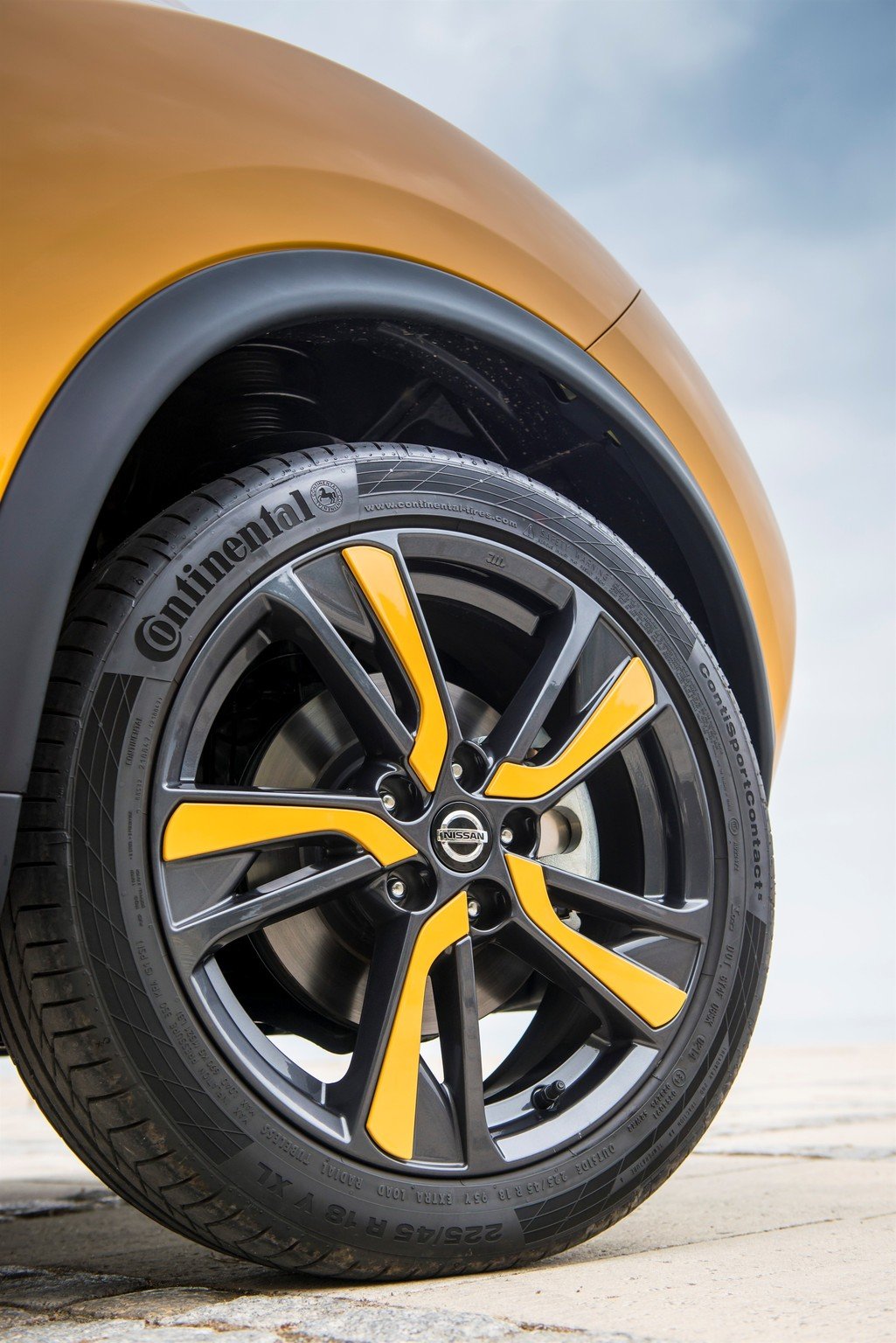 Concesionarte Nissan: fusión entre el automóvil y el arte