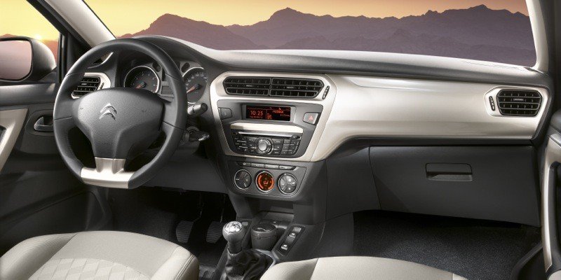 Prueba: Citroën C-Elysée, desde Vigo para todo el mundo