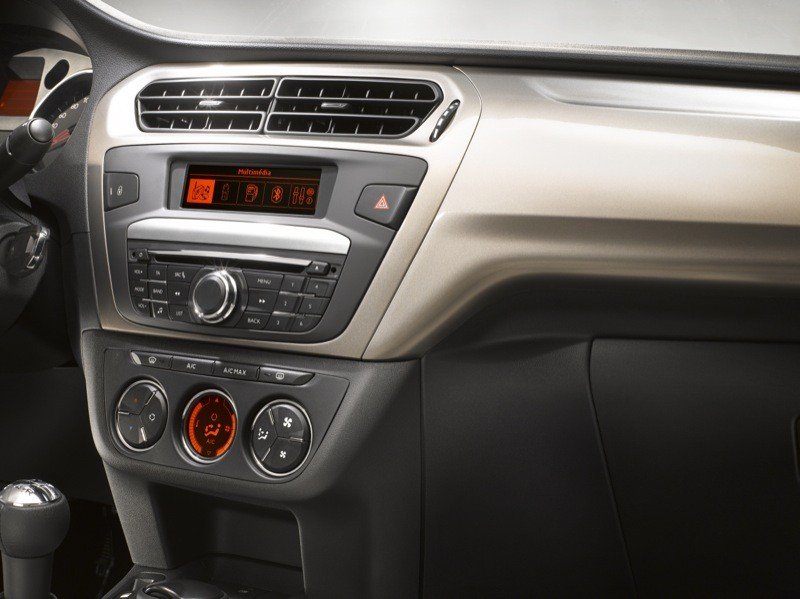 Prueba: Citroën C-Elysée, desde Vigo para todo el mundo