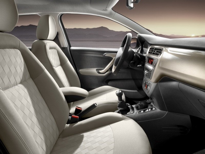 Prueba: Citroën C-Elysée, desde Vigo para todo el mundo
