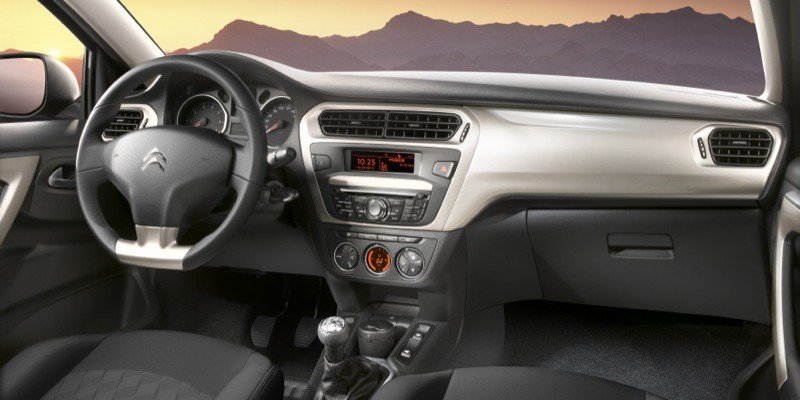Prueba: Citroën C-Elysée, desde Vigo para todo el mundo