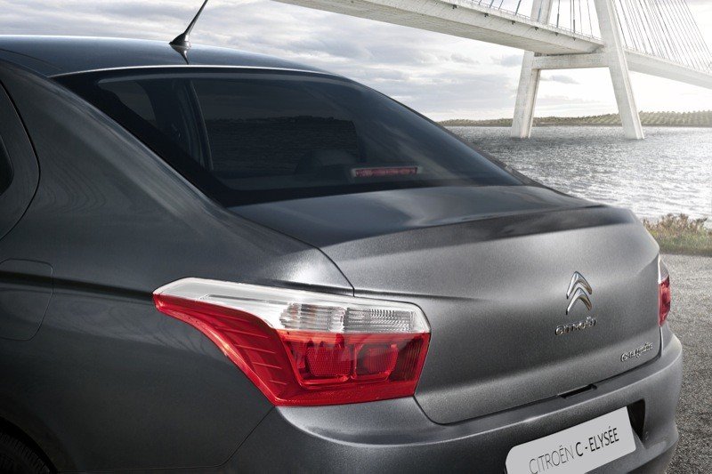 Prueba: Citroën C-Elysée, desde Vigo para todo el mundo