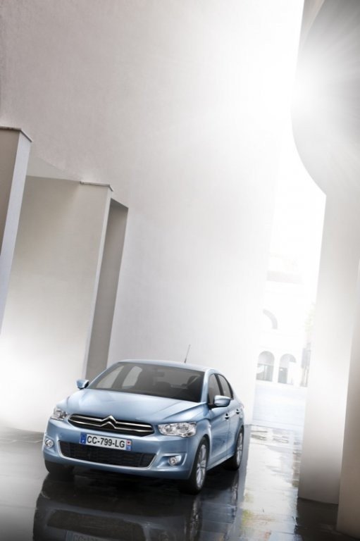 Prueba: Citroën C-Elysée, desde Vigo para todo el mundo