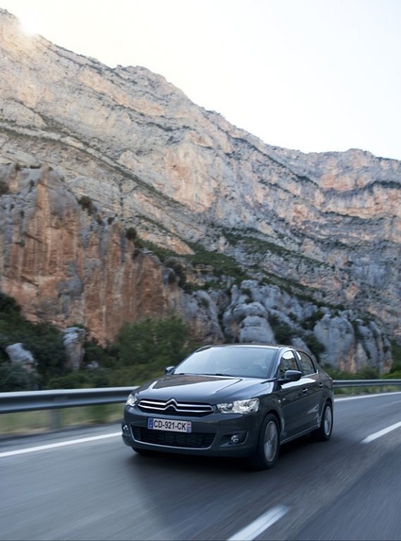 Prueba: Citroën C-Elysée, desde Vigo para todo el mundo