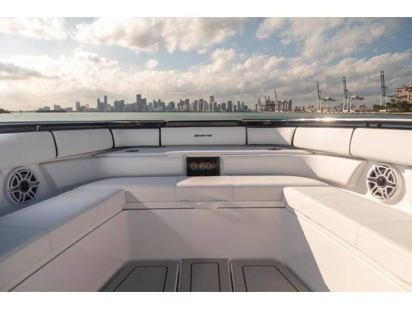 Resultado de imagen de barco deportivo mercedes amg