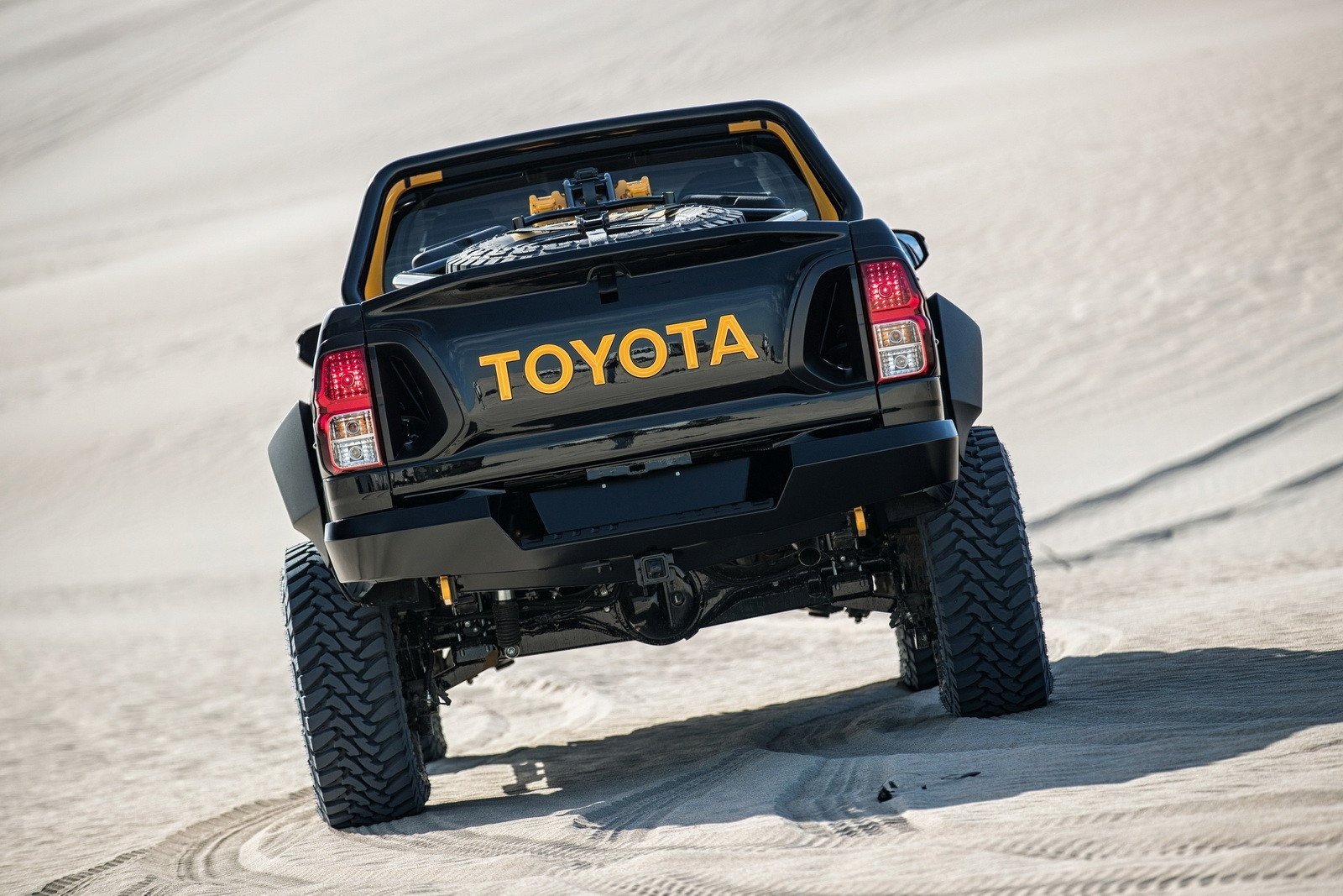 Toyota Hilux Tonka concept: el juguete de papá