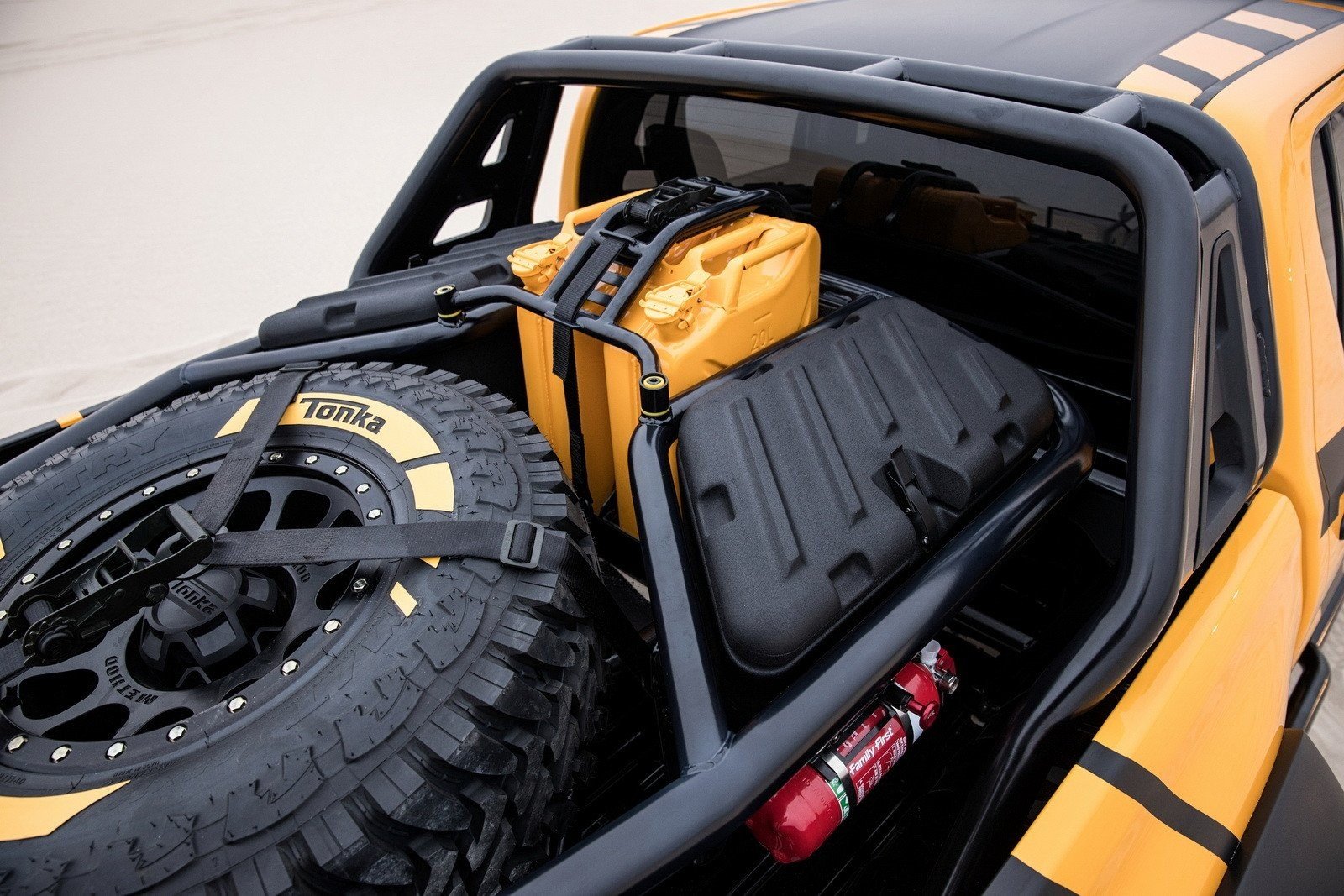 Toyota Hilux Tonka concept: el juguete de papá