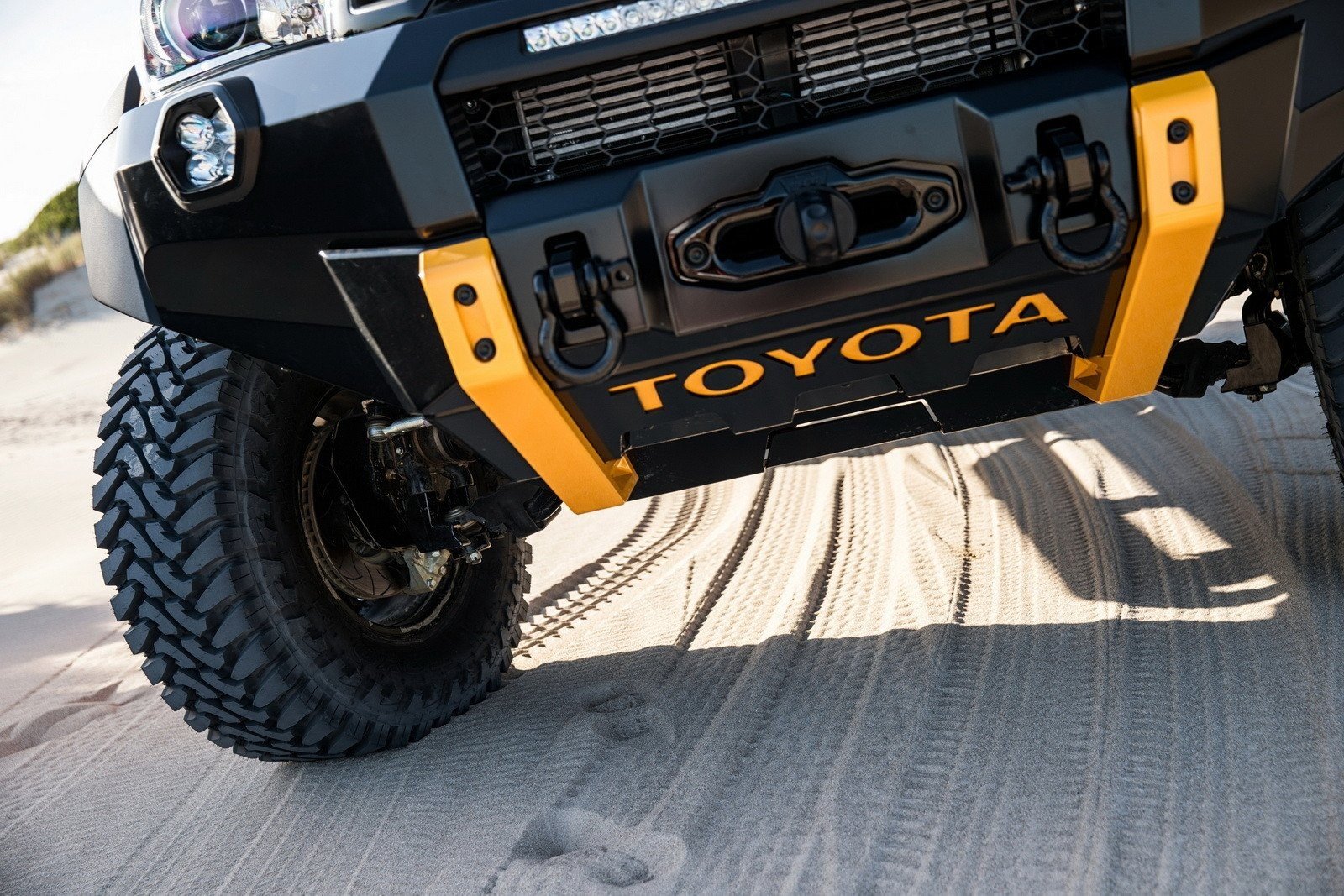 Toyota Hilux Tonka concept: el juguete de papá