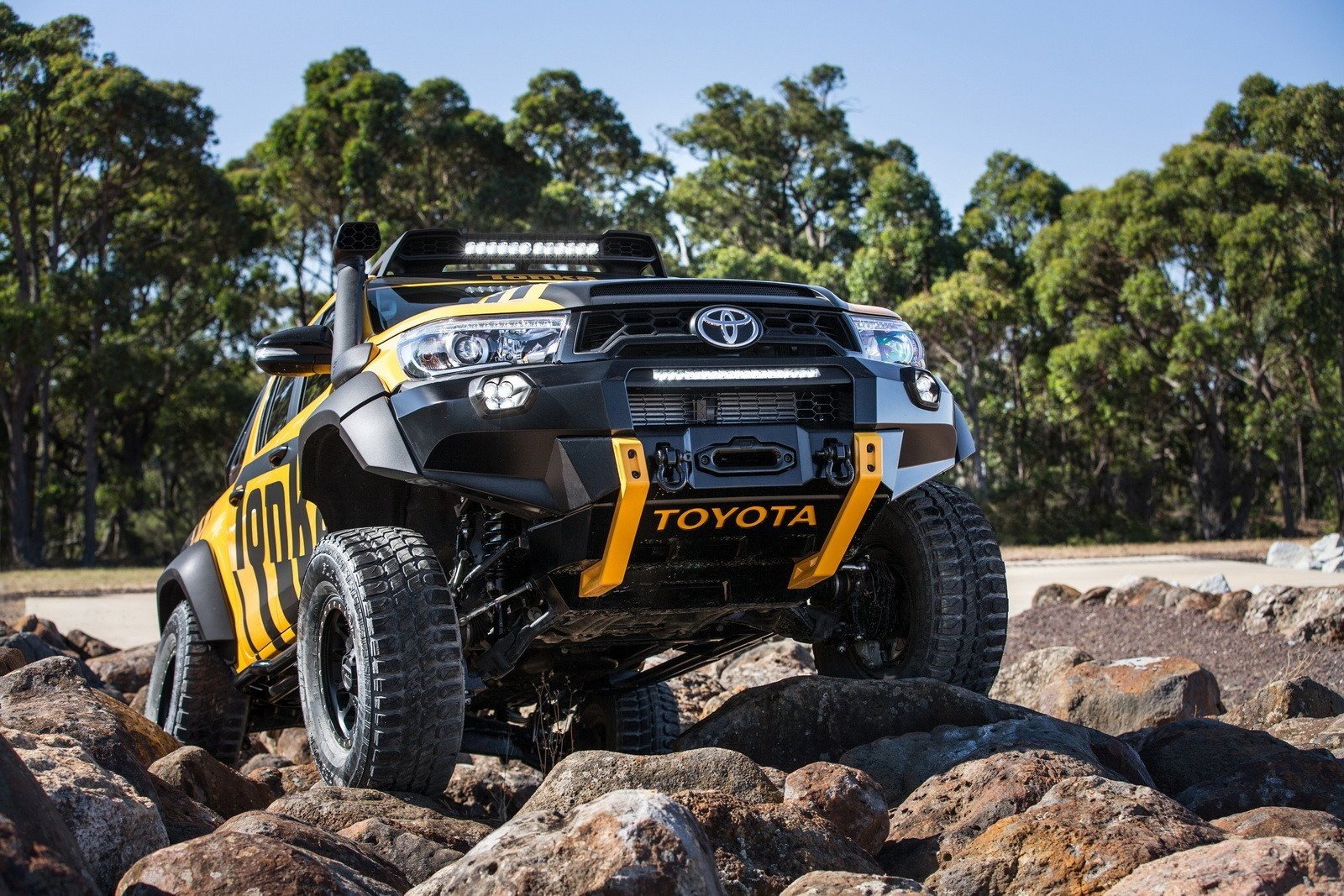 Toyota Hilux Tonka concept: el juguete de papá
