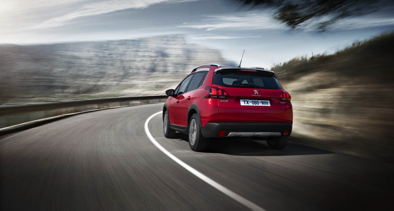 Nuevo Peugeot 2008 2016: cambios estéticos y versión GT Line