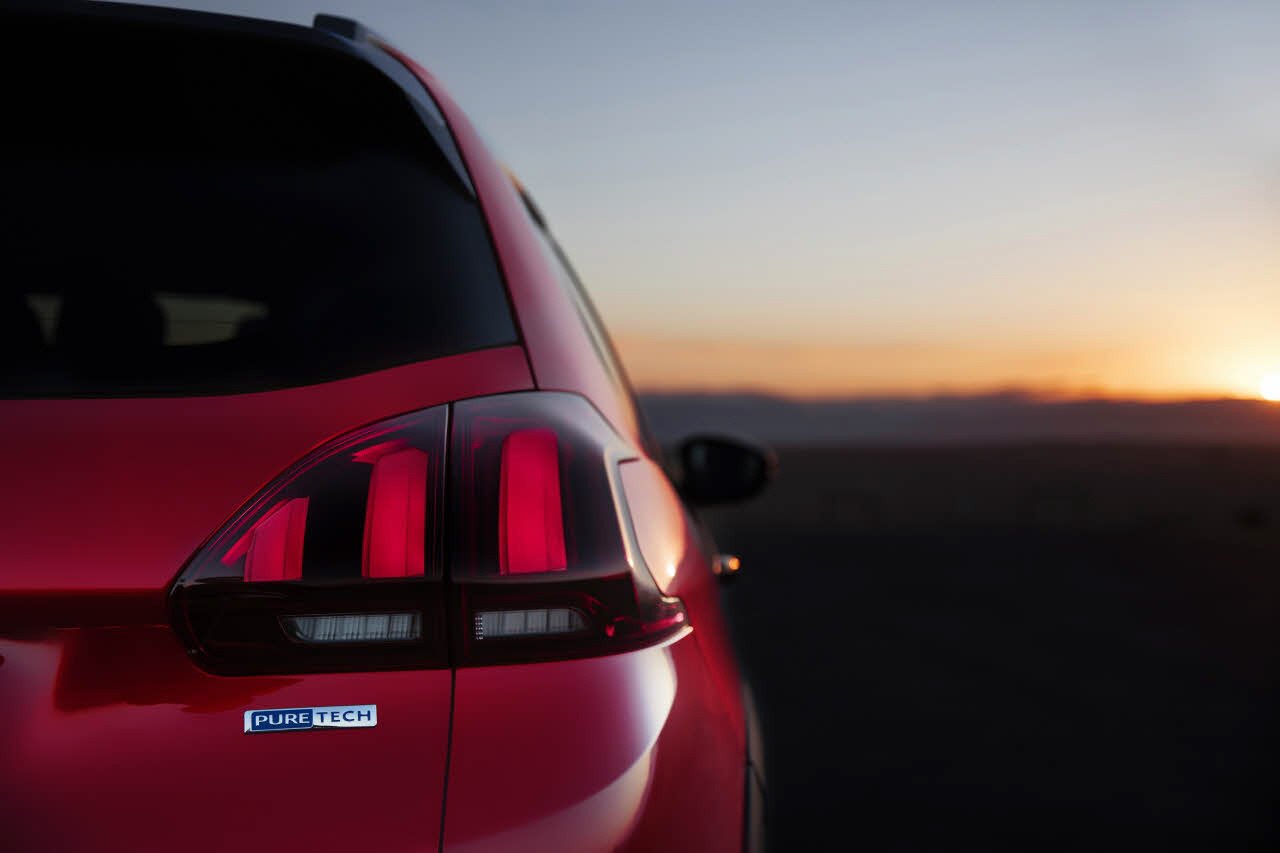 Nuevo Peugeot 2008 2016: cambios estéticos y versión GT Line