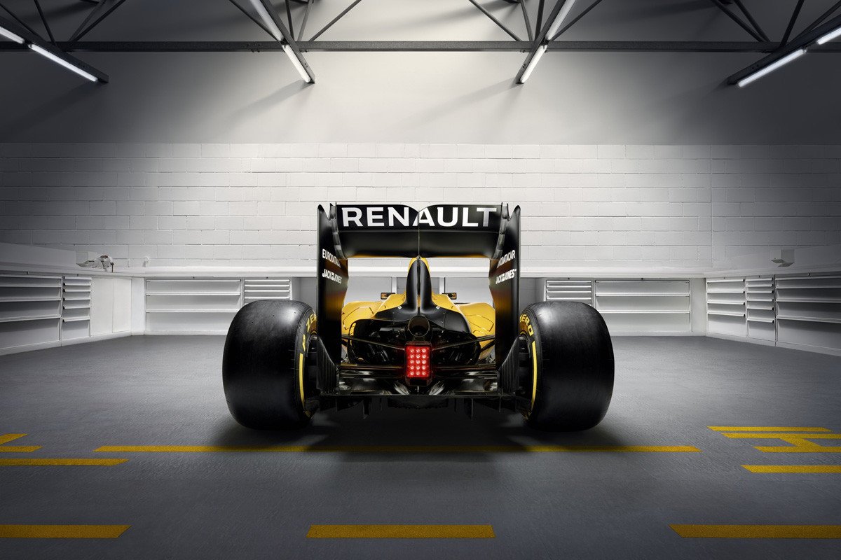 Vídeo: el nuevo Renault RS16 F1 surfea en el mar