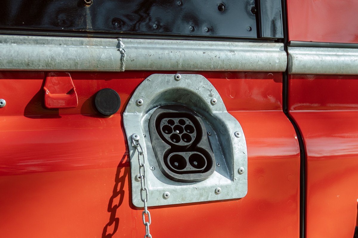 La compañía Everrati hace posible tener un Defender clásico con motor eléctrico