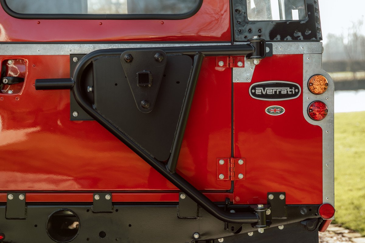 La compañía Everrati hace posible tener un Defender clásico con motor eléctrico