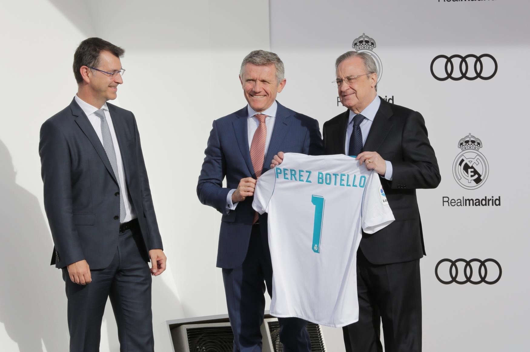 Audi entrega al Real Madrid sus nuevos coches