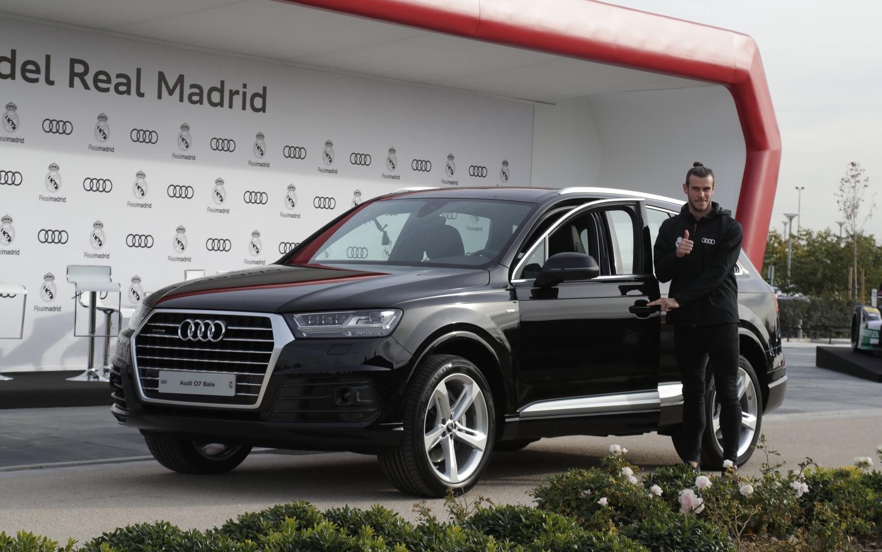 Audi entrega al Real Madrid sus nuevos coches