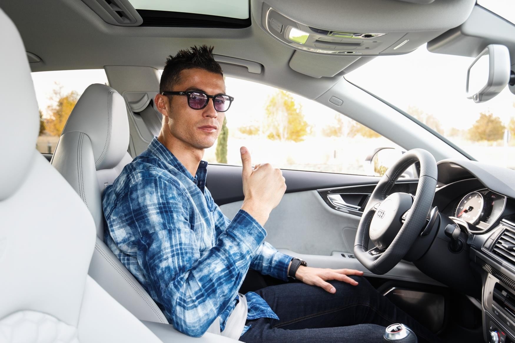 Audi entrega al Real Madrid sus nuevos coches