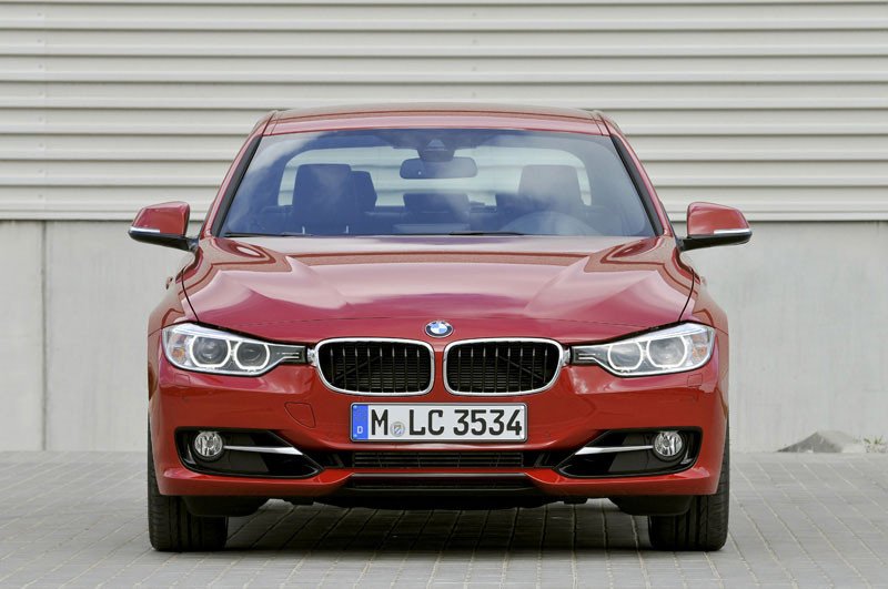 BMW Serie 3 2012: nuevas fotos y fecha de lanzamiento
