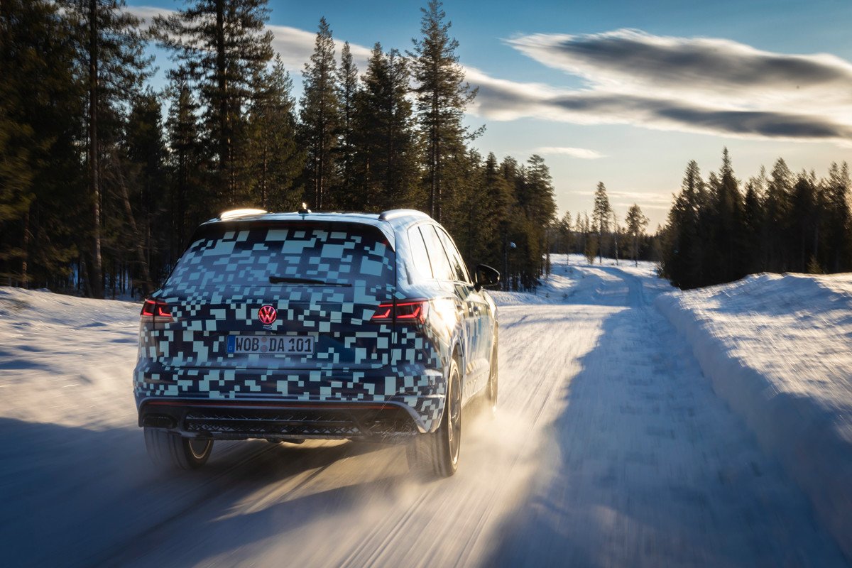 Primeras imágenes del próximo Volkswagen Touareg entre auroras boreales 