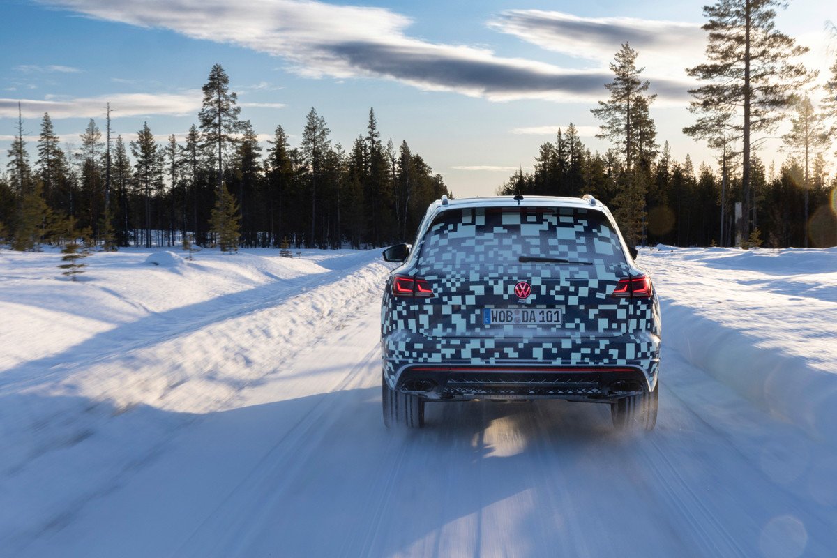 Primeras imágenes del próximo Volkswagen Touareg entre auroras boreales 