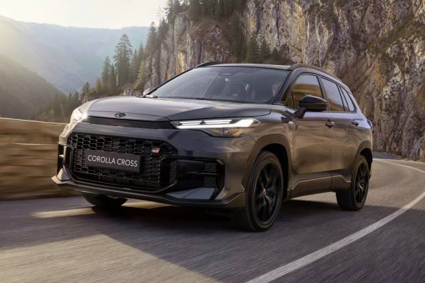 Toyota Corolla Cross 2025: más atractivo, estrena sistema 4x4 de 200 CV con etiqueta ECO