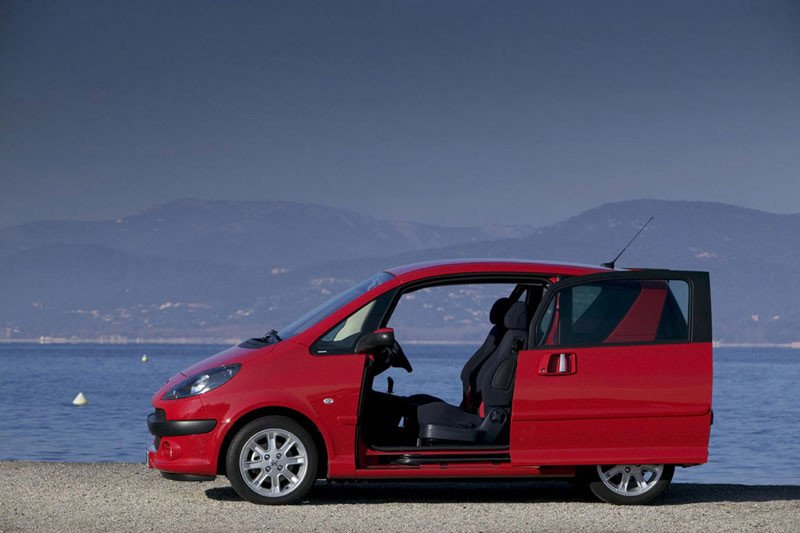 Peugeot 1007: Me ofrecen un KM0, ¿lo compro?