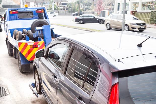 Las grúas de asistencia en carretera anuncian huelga para  finales de julio 