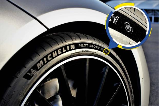 ¿Qué son los neumáticos de marcado específico para coche? Repasamos todos sus detalles