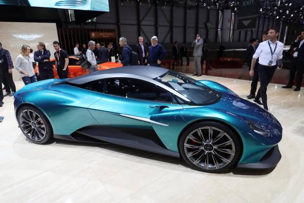Nuevo Aston Martin Vanquish Vision, ahora con motor central 