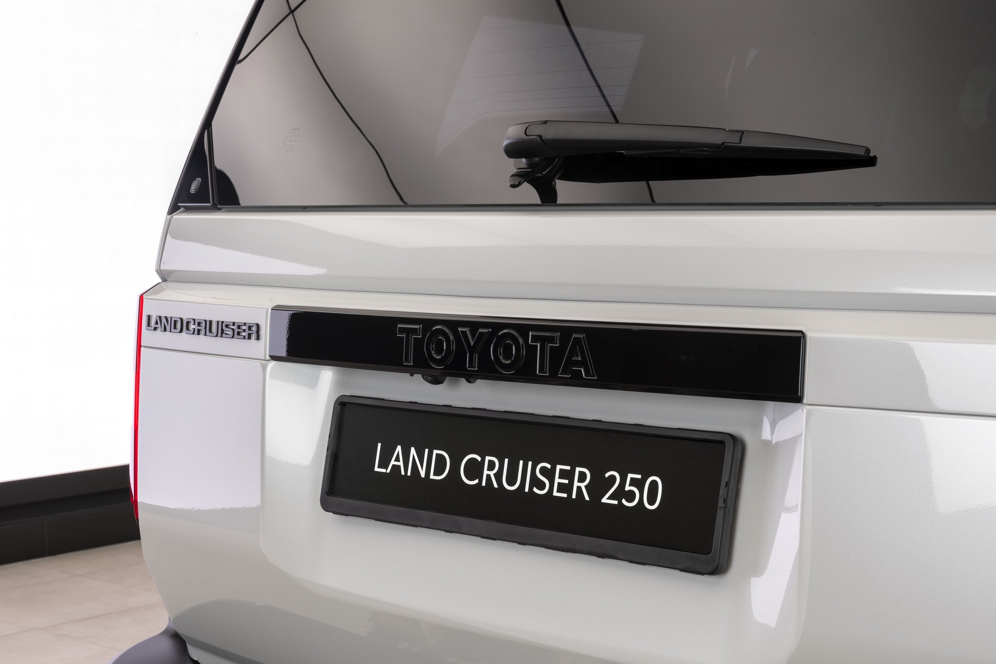 Vemos y tocamos al nuevo Toyota Land Cruiser y te explicamos por qué será tan exclusivo