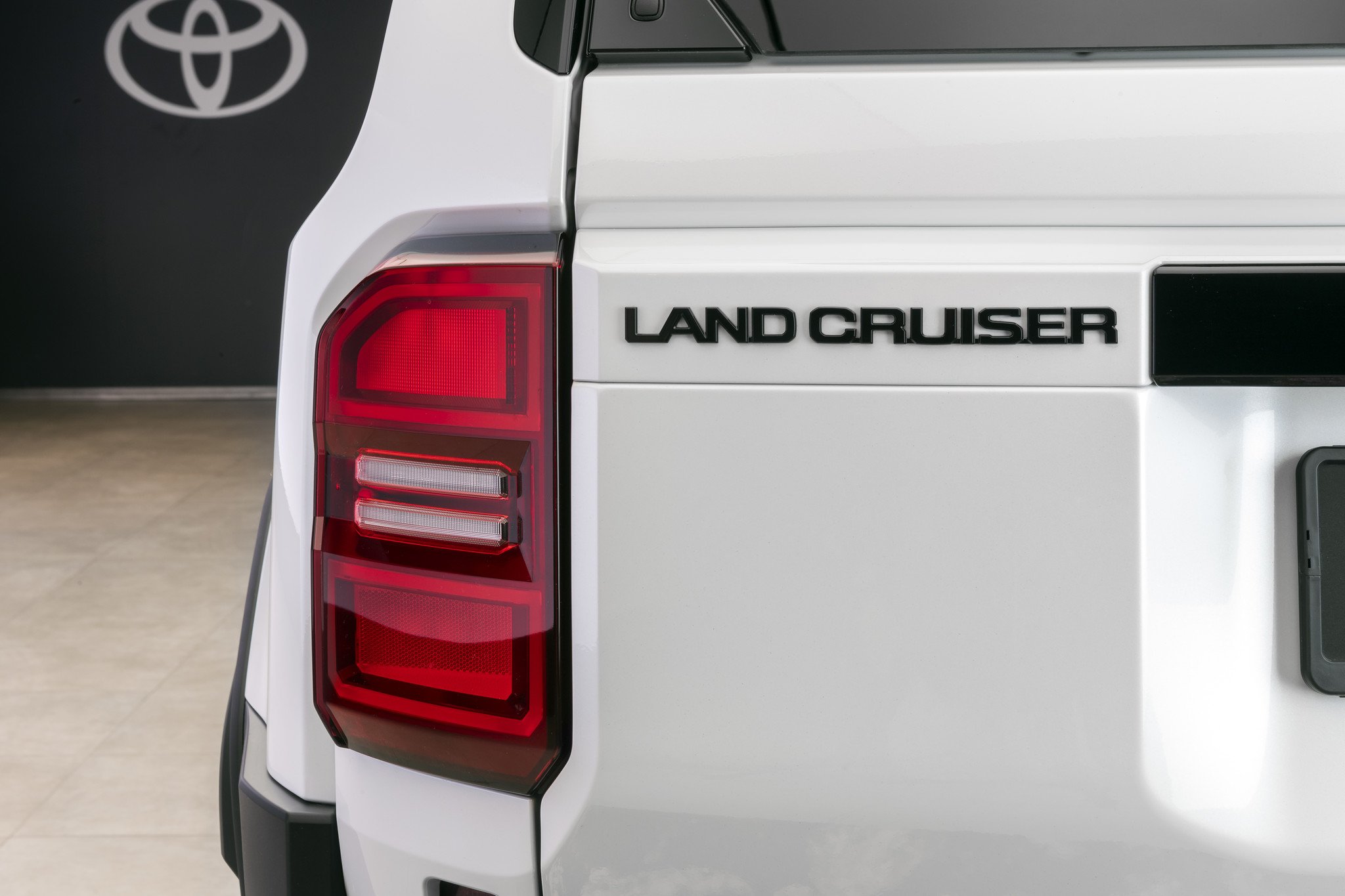 Vemos y tocamos al nuevo Toyota Land Cruiser y te explicamos por qué será tan exclusivo