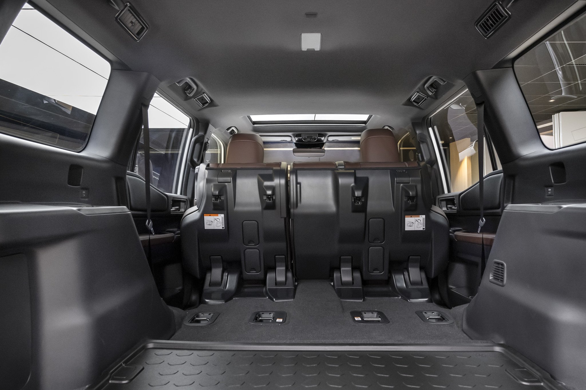 Vemos y tocamos al nuevo Toyota Land Cruiser y te explicamos por qué será tan exclusivo
