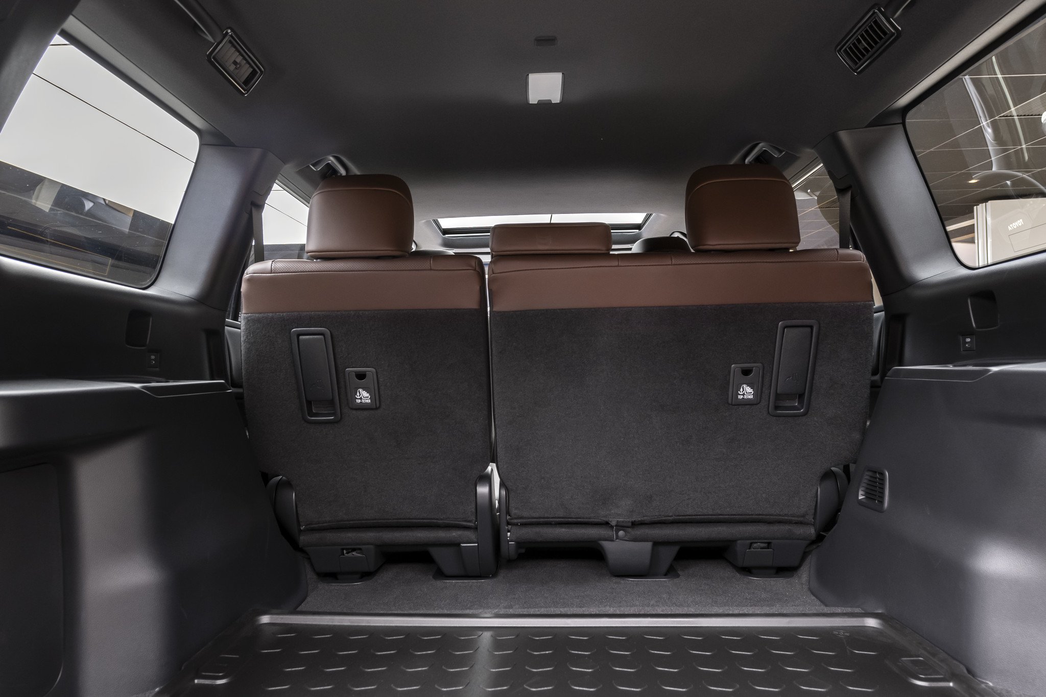 Vemos y tocamos al nuevo Toyota Land Cruiser y te explicamos por qué será tan exclusivo