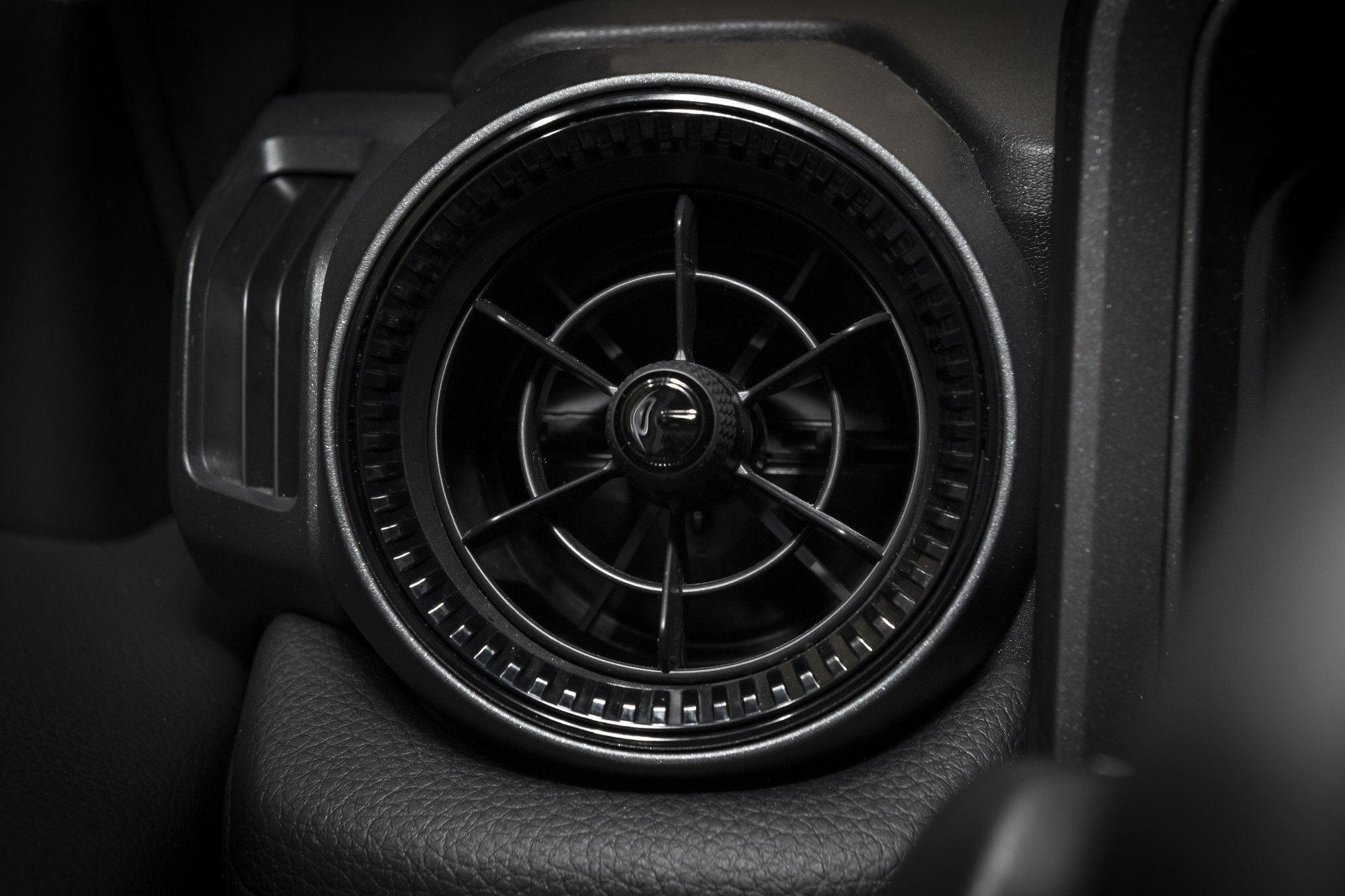 Vemos y tocamos al nuevo Toyota Land Cruiser y te explicamos por qué será tan exclusivo