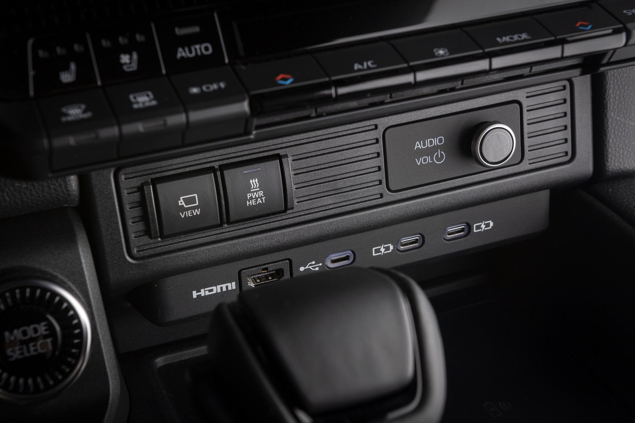Vemos y tocamos al nuevo Toyota Land Cruiser y te explicamos por qué será tan exclusivo