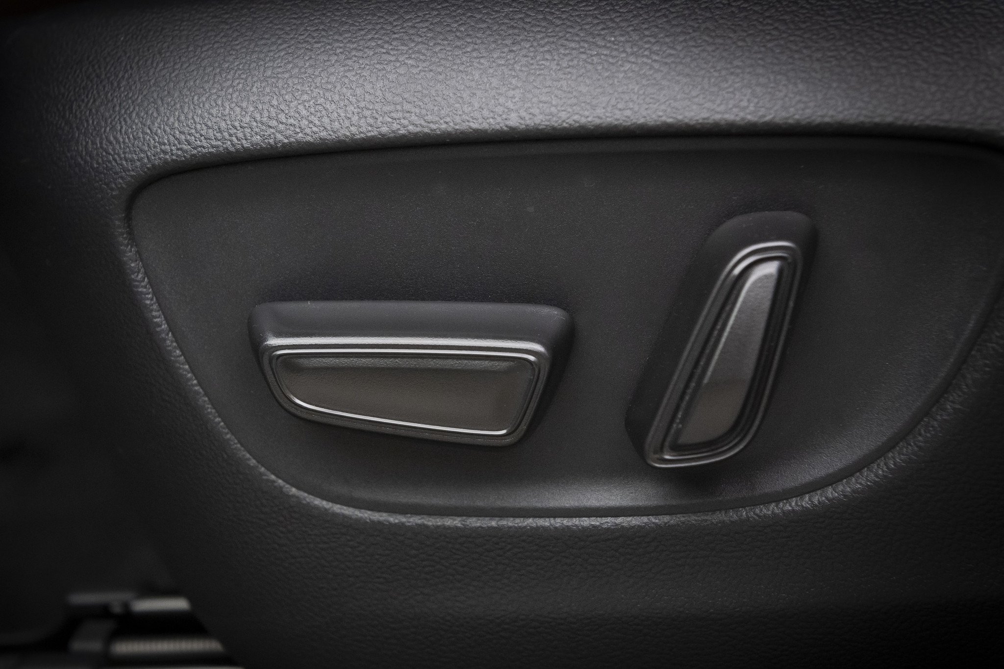 Vemos y tocamos al nuevo Toyota Land Cruiser y te explicamos por qué será tan exclusivo