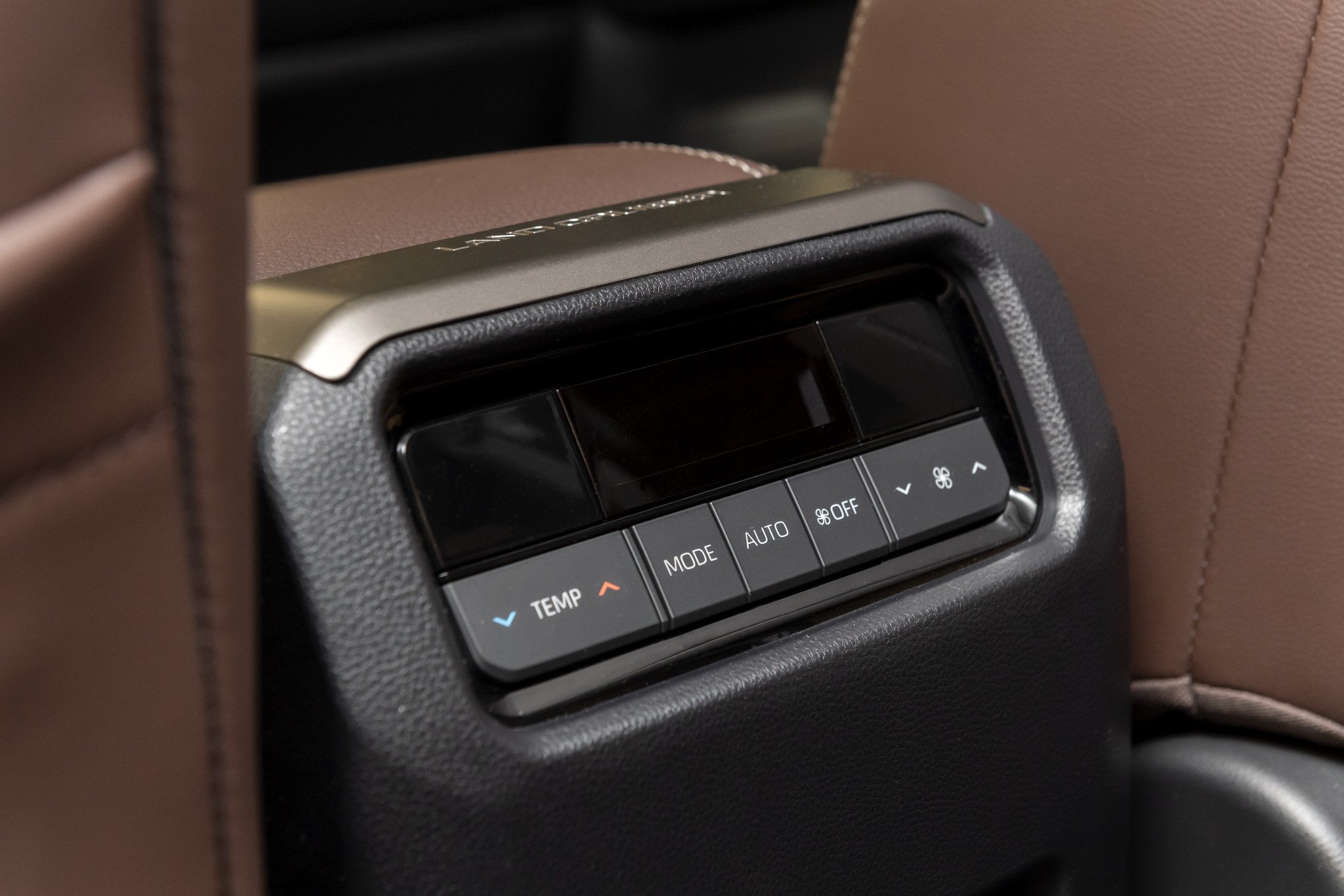 Vemos y tocamos al nuevo Toyota Land Cruiser y te explicamos por qué será tan exclusivo