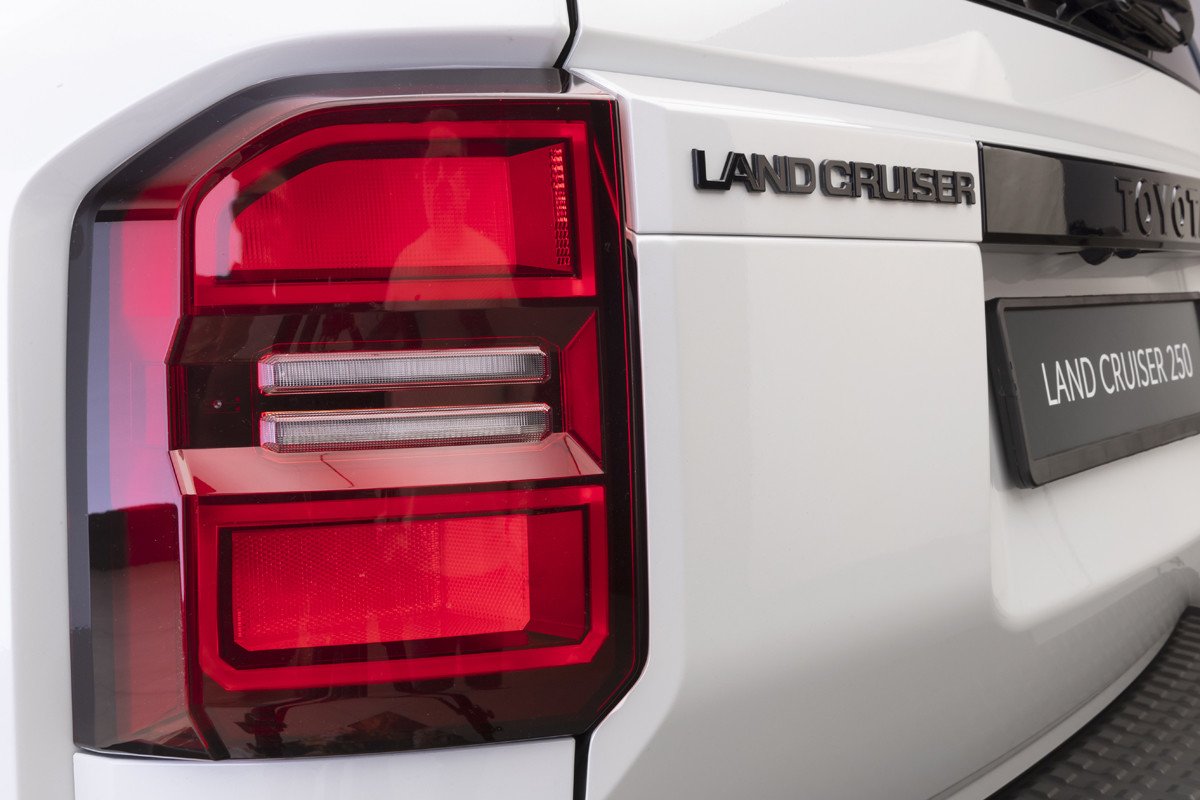 Vemos y tocamos al nuevo Toyota Land Cruiser y te explicamos por qué será tan exclusivo