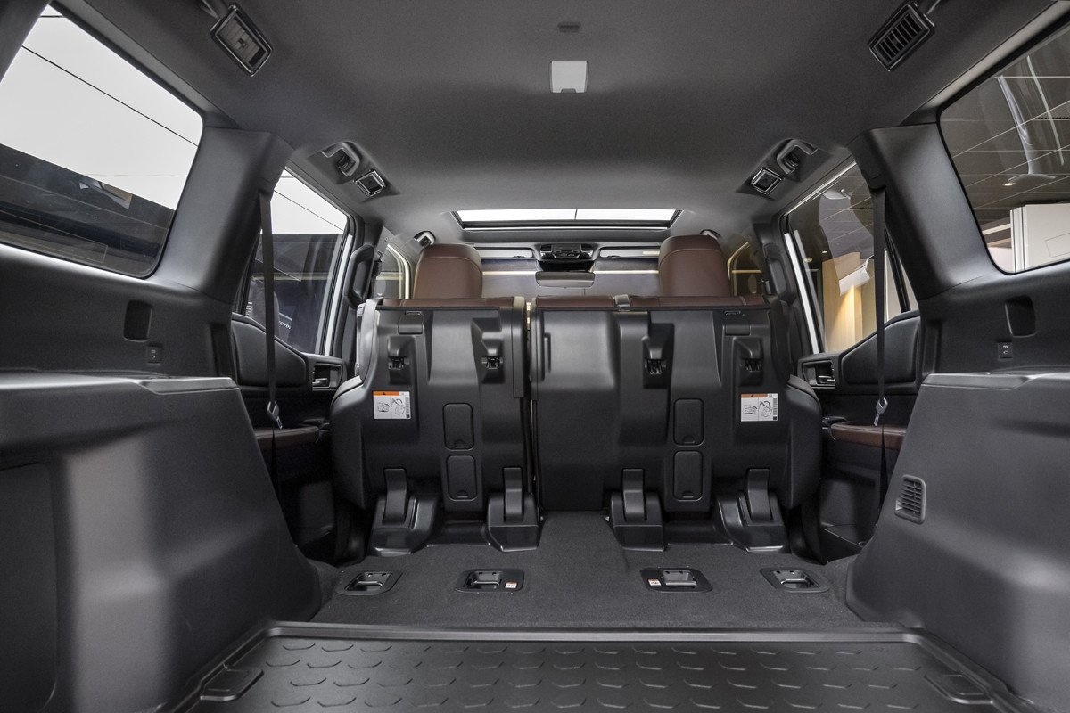 Vemos y tocamos al nuevo Toyota Land Cruiser y te explicamos por qué será tan exclusivo