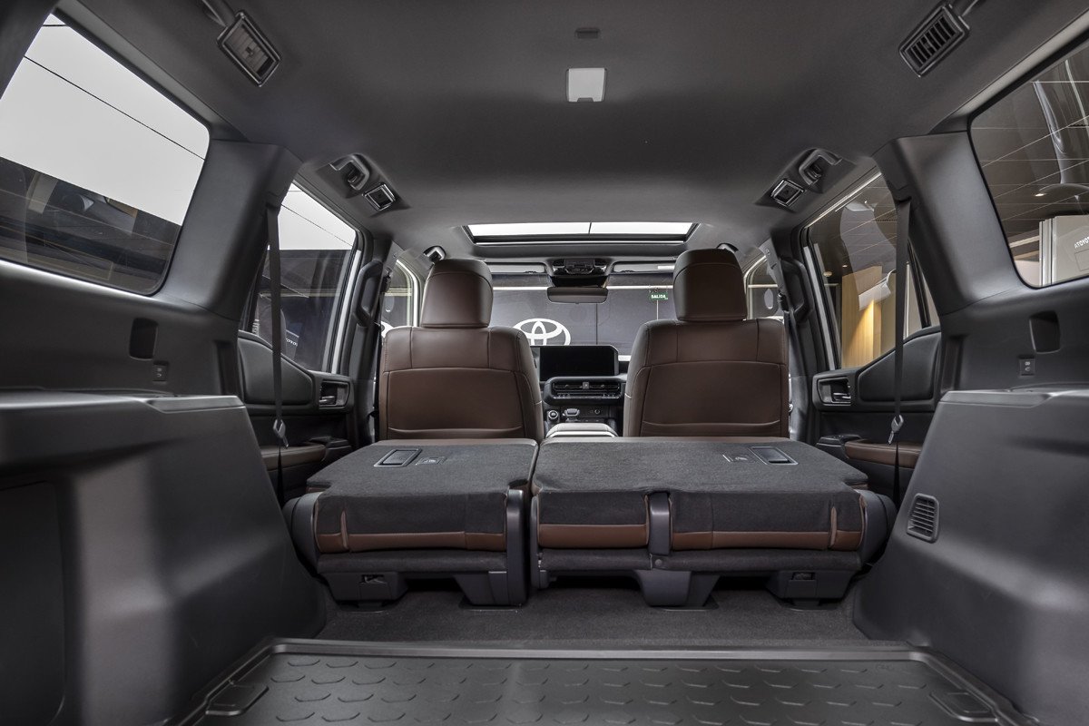 Vemos y tocamos al nuevo Toyota Land Cruiser y te explicamos por qué será tan exclusivo