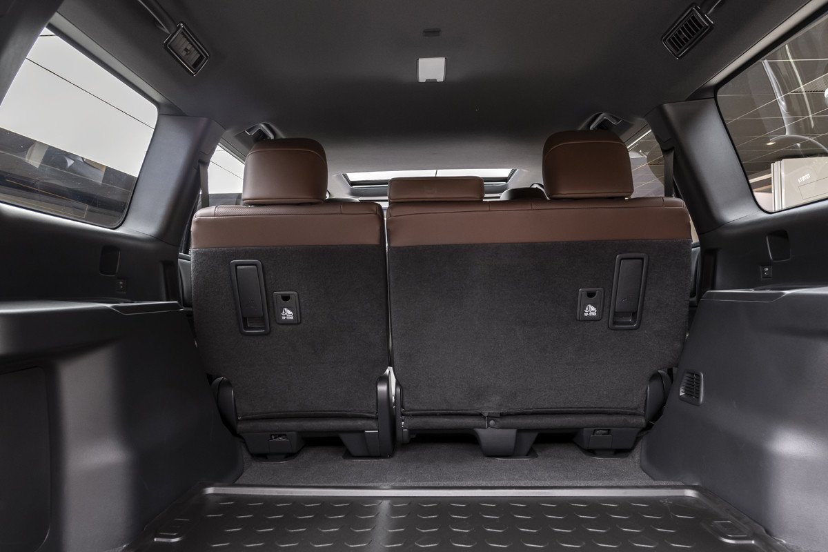 Vemos y tocamos al nuevo Toyota Land Cruiser y te explicamos por qué será tan exclusivo