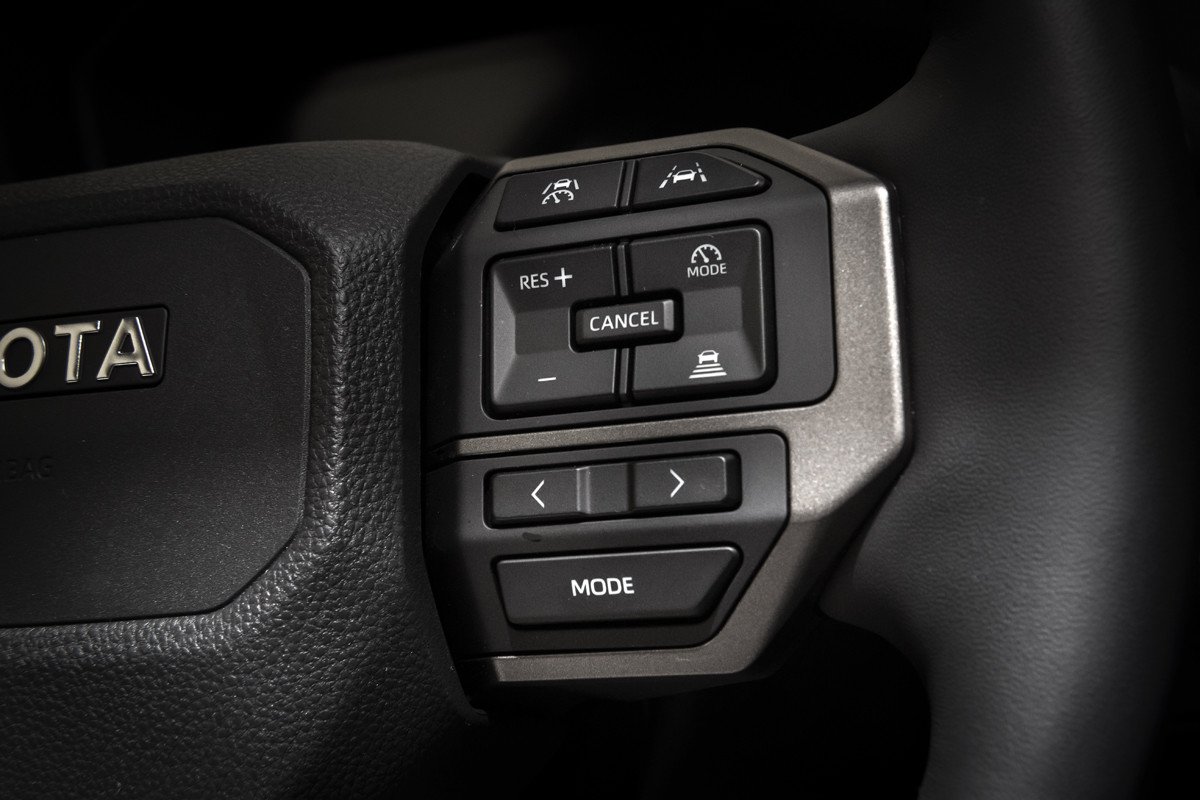 Vemos y tocamos al nuevo Toyota Land Cruiser y te explicamos por qué será tan exclusivo