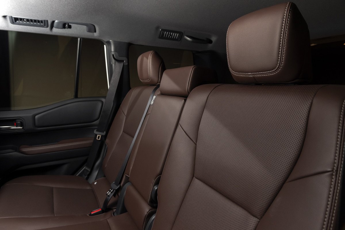 Vemos y tocamos al nuevo Toyota Land Cruiser y te explicamos por qué será tan exclusivo