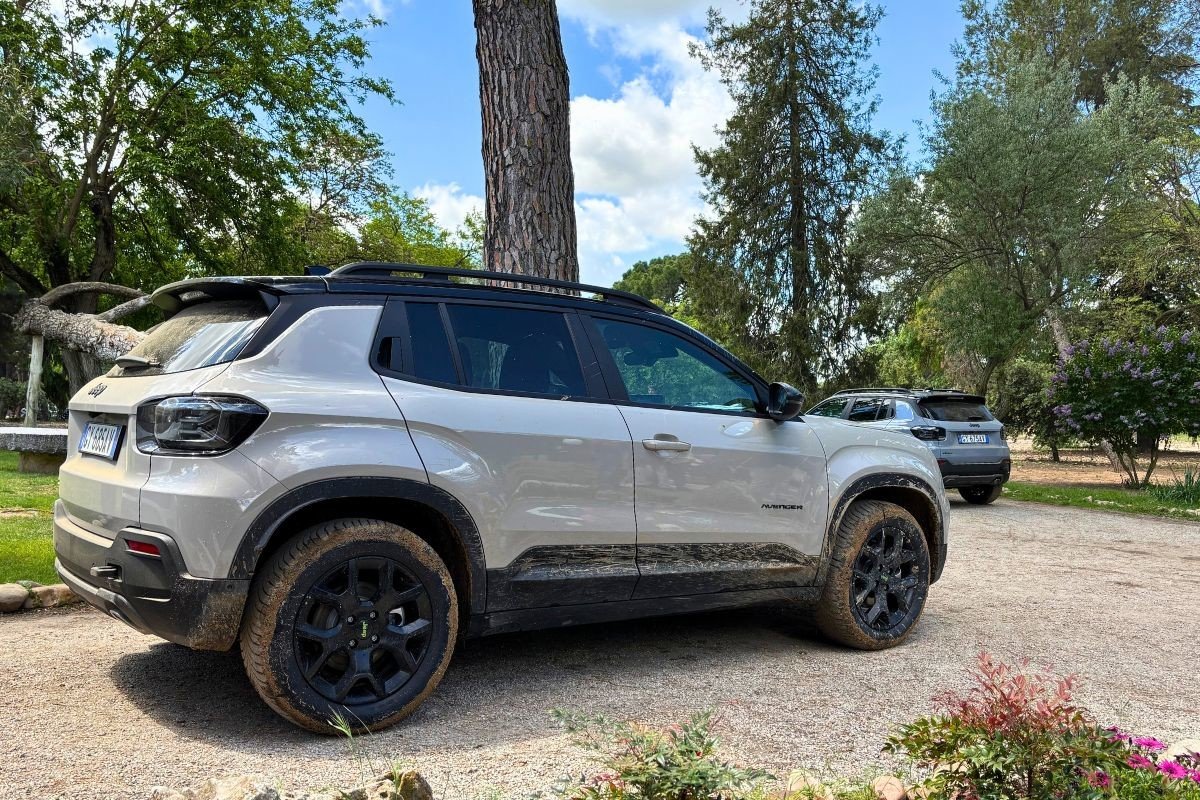 Prueba Jeep Avenger 4xe en off-road: cómo disfrutar un verdadero 4x4 llenándolo de barro