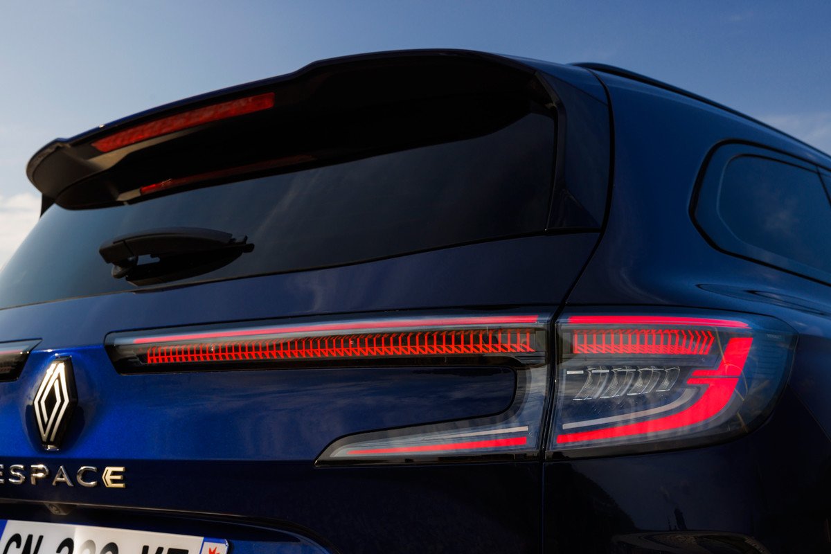 Prueba Renault Espace: se convierte en SUV, con hasta 7 plazas y un único motor híbrido
